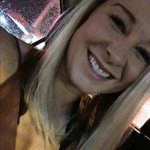 Meet your Posher, Mallory